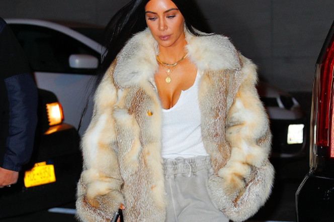 Kim Kardashian w futrze