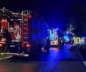 17-latek stracił panowanie nad autem i dachował. Wiózł młodszą i nietrzeźwą pasażerkę