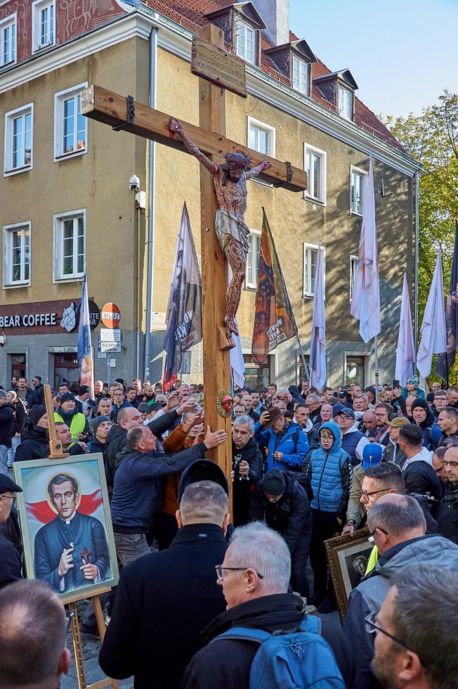 Wojownicy Maryi przeszli ulicami Olsztyna