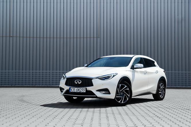 Infiniti Q30 1.6t Premium Tech Gallery White