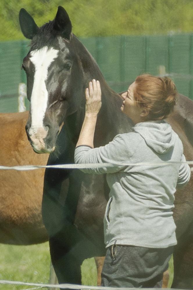 Katarzyna Dowbor odpoczywa u siebie na posesji