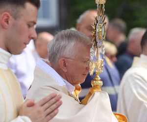 Abp  Jędraszewski : Nowy porządek można zbudować na człowieku odnowionym przez Eucharystię