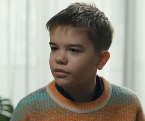 Barwy szczęścia odc. 3203 po wakacjach. Ksawery (Bartosz Gruchot)