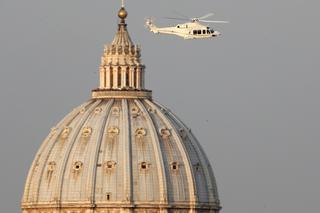 Ciało Benedykta XVI wystawione na widok publiczny! Oto zdjęcia z bazyliki