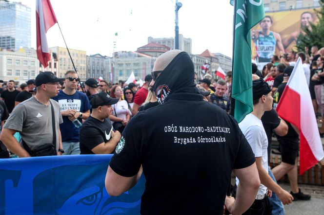 Protest przeciwko imigrantom.Tysiące kibiciów na ulicach Katowic