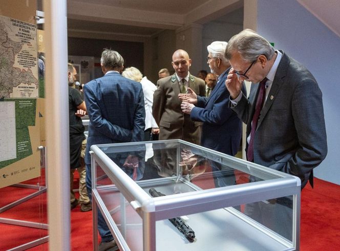 To, co archeolodzy odkryli w lesie, trafi na sejmowe korytarze. Jest wystawa pamiątek z obozowiska partyzantów AK w Borach Tucholskich