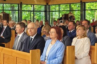 Modlili się w podzięce za wygraną Nawrockiego. Politycy PiS zjechali do słynnego sanktuarium