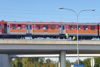 Olsztyn. Dramatyczny wypadek. Kilkunastoletni chłopak wpadł pod pociąg 