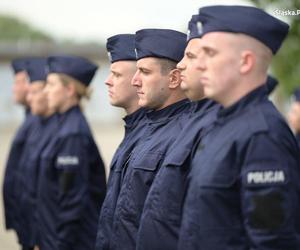 Uroczyste ślubowanie 69 nowych policjantów  w Oddziale Prewencji Policji w Katowicach