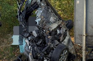 Śmiertelny wypadek pod Polkowicami. Nie żyje kierowca audi [ZDJĘCIA]