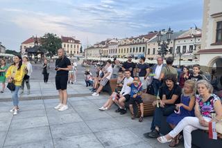 Dziennikarze z Ukrainy zbierali w Rzeszowie na samochód dla kolegów na froncie 