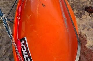 Wandale podpalili łódź ratowników