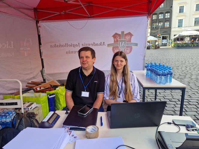 Szachiści opanowali centrum Torunia. Turniej błyskawiczny na Rynku Staromiejskim