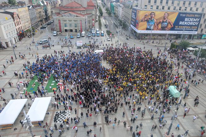 Protest przeciwko imigrantom.Tysiące kibiciów na ulicach Katowic