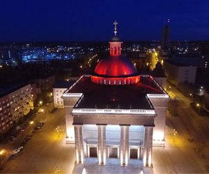 To największa archikatedra w Polsce. Symbol niepodległości i buntu wobec władz komunistycznych