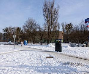 Wystawiona na sprzedaż miejska działka przy metrze Młociny