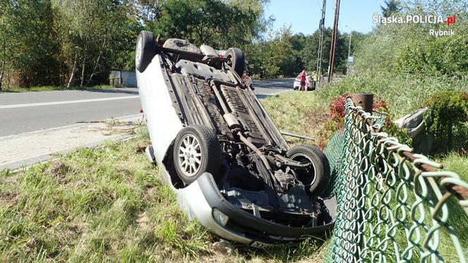 Kierowca dachował, bo jechał po pijaku