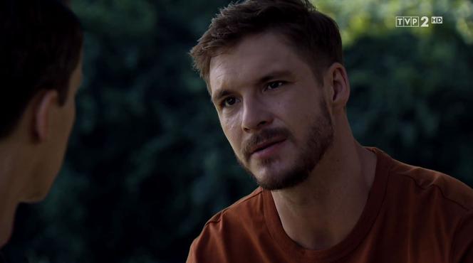 M jak miłość, odc. 1472. Jakub Karski (Krzysztof Kwiatkowski), Marcin (Mikołaj Roznerski)