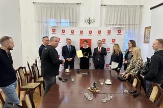 Medialny Laur 2023 od konińskich dziennikarzy trafił do najlepszych rzeczników 