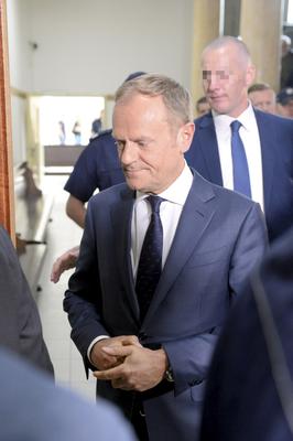 DONALD TUSK ZEZNANIA SĄD