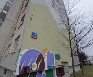 Mural Anioła z serialu Alternatywy 4 na Ursynowie zniszczony przez wandala. Niedawno został odnowiony