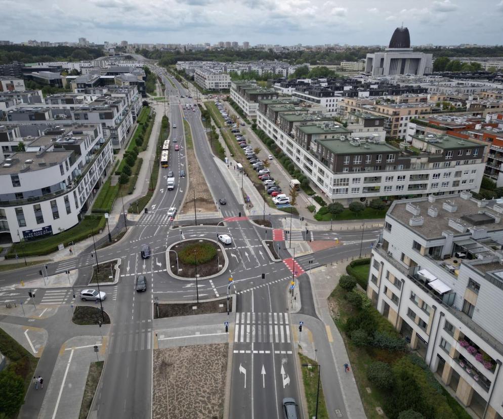 Skrzyżowanie Branickiego i Sarmackiej w Miasteczku Wilanów