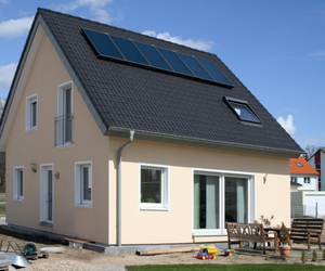 Kolektory słoneczne - opinie na ich temat są podzielone. Sprawdźcie, jakie są wady i zalety solarów!
