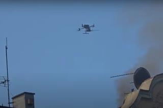 Drony na niebie Katowic. Strażnicy miejscy kontrolują, czym się pali w piecach