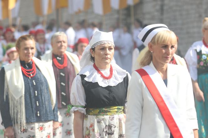 Tysiące kobiet i dziewcząt na pielgrzymce do Piekar Śląskich. "Jestem w Kościele, więc idę"