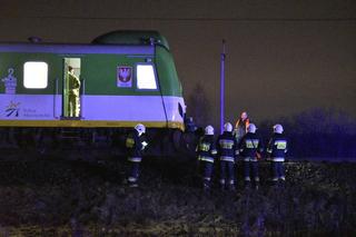 Dramatyczny wypadek w Wawrze. Pociąg potrącił człowieka, wstrzymano ruch na kolei