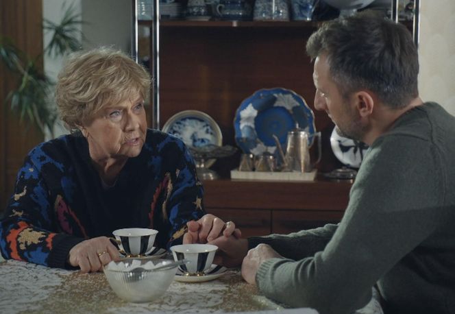 M jak miłość odc. 1854. Barbara (Teresa Lipowska), Bartek (Arkadiusz Smoleński)