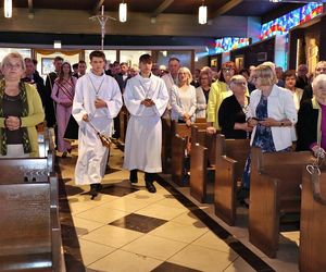 Polonia modliła się przy relikwiach pierwszego świętego millenialsa