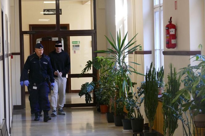 Zdaniem śledczych oszukał pół tysiąca osób. Stracił blisko 800 tysięcy złotych.