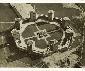 Ten obiekt na Mazurach miał przypominać krąg ze Stonehenge. Dziś pozostały po nim ruiny