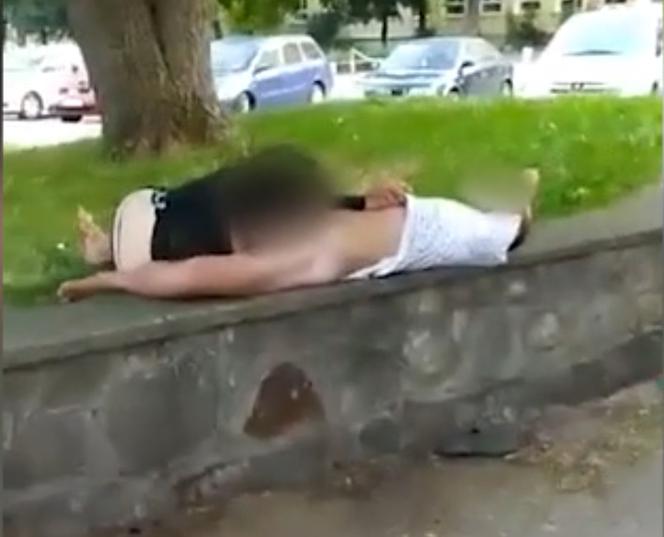 Konin. Para uprawiała SEKS w centrum miasta! Nagranie wyciekło do sieci [ZDJĘCIA]