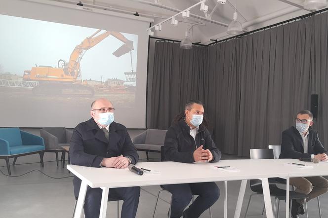 Konferencja prasowa na temat budowy centrum przesiadkowego i nowego układu drogowego w centrum Dąbrowy Górniczej 
