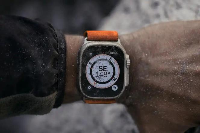 Apple Watch posłużył kobiecie do zaatakowania swojego chłopaka. Wiemy, co jej grozi