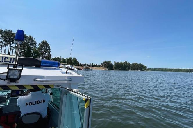 Policjanci na wodzie
