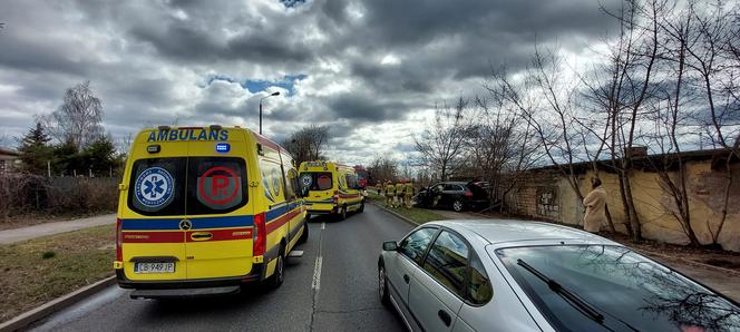 Poważny wypadek na Inwalidów w Bydgoszczy. Cztery osoby ranne