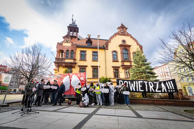 Smogowe płuca trafiły do Nowej Rudy. Zobacz zdjęcia instalacji!