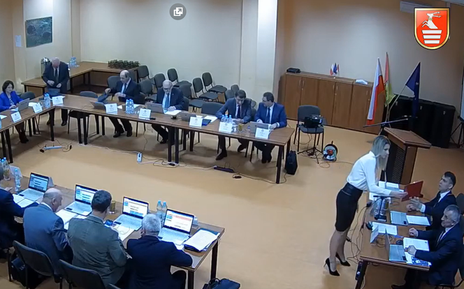 Jutrzejsza sesja rady powiatu w Kraśniku odbędzie się bez udziału publiczności 