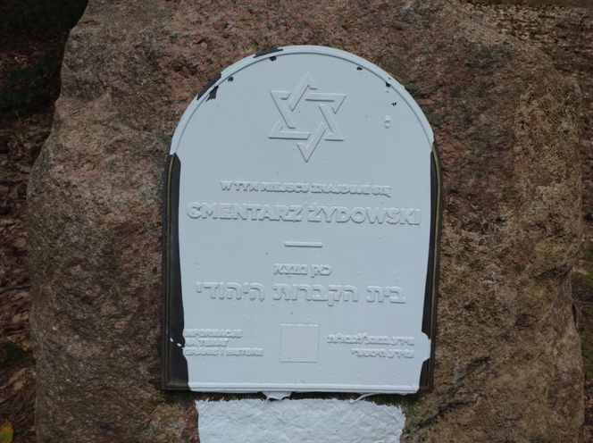 Pomorskie. Zdewastowano cmentarz żydowski w Skarszewach