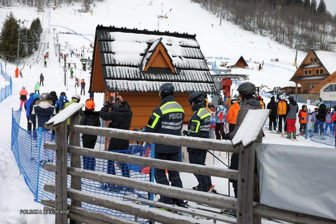 Policjanci na nartach na zakopiańskich stokach