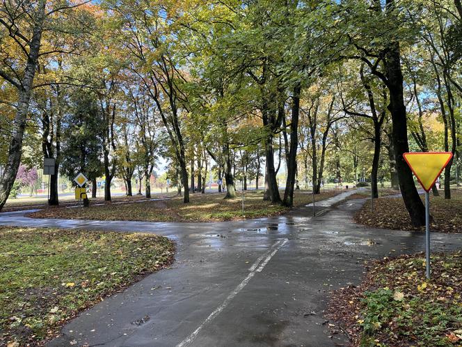 Park Kopernika w Gorzowie w jesiennej scenerii