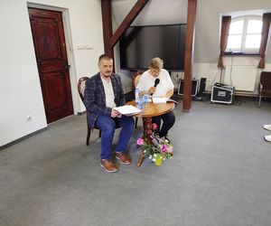 Uczestnicy wydarzenia mogli posłuchać o dotychczasowych dokonaniach literackich Renaty Chojeckiej