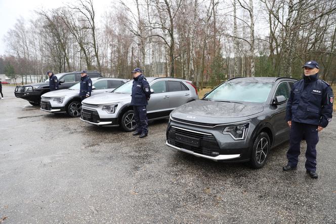 Nieoznakowane radiowozy trafiły do świętokrzyskiej policji