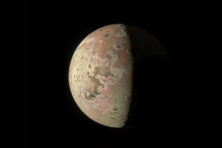 Zachwycające zdjęcie od NASA. Zobaczcie jak wygląda Io - księżyc Jowisza