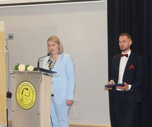 Jubileusz 40-lecia połączony był ze świętem szkoły, ponieważ obchodzi ona również 28. rocznicę nadania imienia.