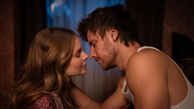 Rodzinka.pl 17 sezon odcinek 289 (odc. 2). Magda (Olga Kalicka), Tomek (Maciej Musiał)