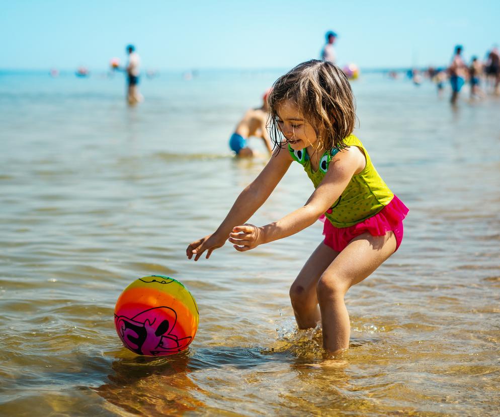 Wybrano najpiękniejszą plażę w Polsce. Oto dlaczego warto się na nią wybrać z dzieckiem 